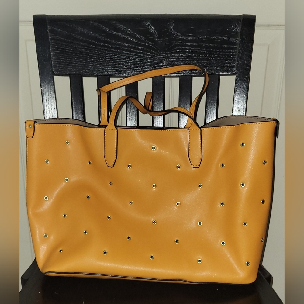 Chic Tan Tote with Gold Accents